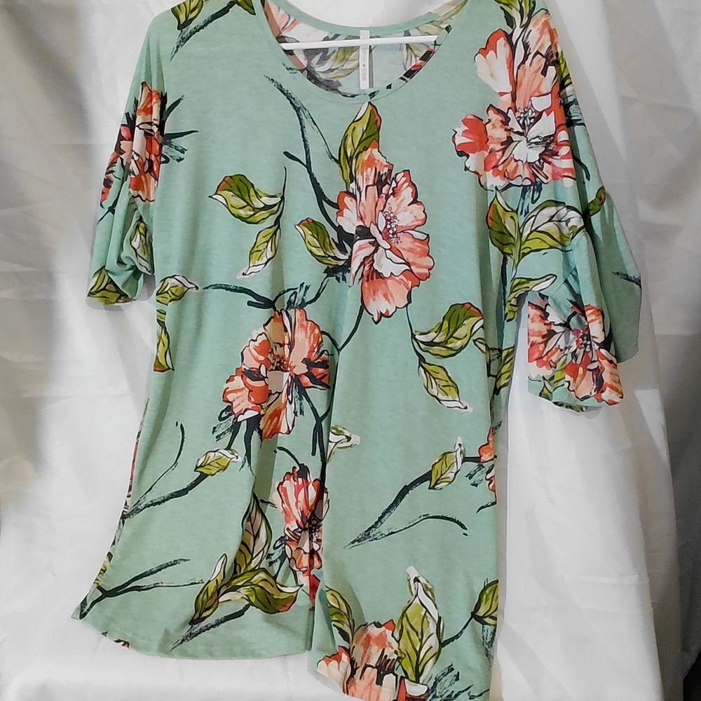 Floral Scoop Neck Mint Green Tunic Top